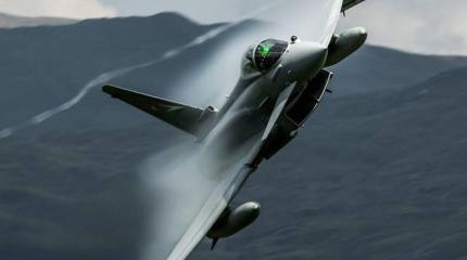 Битва Eurofighter Typhoon и Dassault Rafalle