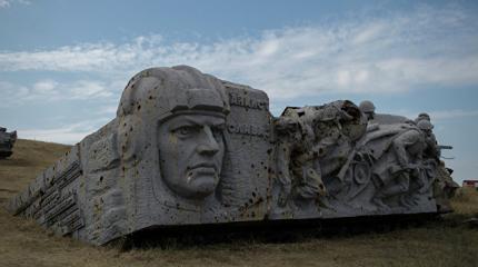 Два взрыва прогремели на дороге к Саур-Могиле перед проездом Захарченко Два взрыва прогремели на дороге к Саур-Могиле перед проездом Захарченко