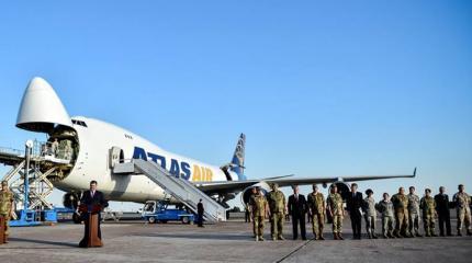 Порошенко торжественно принял американские контрбатареи