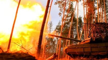 «Русские тремя колоннами наступают на Славянск»