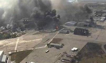 В аэропорту Донецка силы хунты оборудовали позиции в начале взлетной полосы В аэропорту Донецка силы хунты оборудовали позиции в начале взлетной полосы