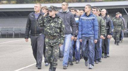 В украинскую армию в будущем году призовут 40 тысяч срочников В украинскую армию в будущем году призовут 40 тысяч срочников