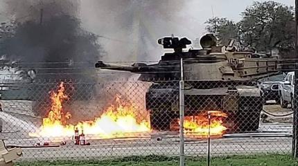 Самоликвидация: горящий американский танк М1А2 Abrams сняли на видео