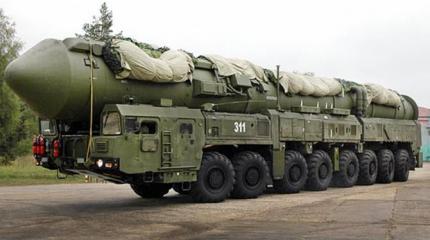Комплекс «Ярс-М» с межконтинентальной баллистической ракетой РС-26 будет принят на вооружение в конце года Комплекс «Ярс-М» с межконтинентальной баллистической ракетой РС-26 будет принят на вооружение в конце года