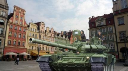 Российские танки в Киеве — да запросто! Российские танки в Киеве — да запросто!