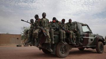 Не менее восьми военных погибли в Мали, попав в засаду боевиков