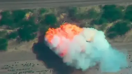 Самая мощная САУ НАТО PzH 2000 уничтожена прямым попаданием авиабомбы Самая мощная САУ НАТО PzH 2000 уничтожена прямым попаданием авиабомбы