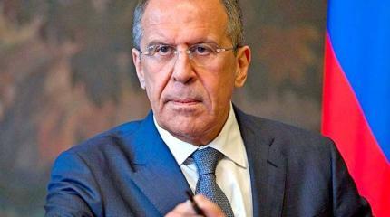 Лавров летит в Париж тормозить агрессию США Лавров летит в Париж тормозить агрессию США
