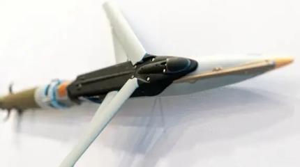 Детали запускаемой HIMARS бомбы GLSDB показали вблизи