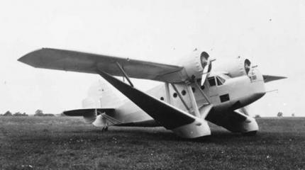 Поплавковый бомбардировщик Bellanca Model 77-320. США Поплавковый бомбардировщик Bellanca Model 77-320. США