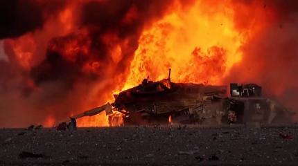 Йеменцы засняли прямое попадание ПТРК в саудовский «Абрамс» Йеменцы засняли прямое попадание ПТРК в саудовский «Абрамс»