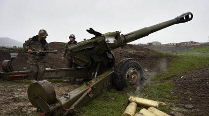 Степанакерт и Баку обвинили друг друга в десятках обстрелов Степанакерт и Баку обвинили друг друга в десятках обстрелов