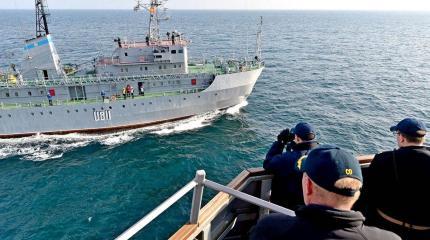 Украинцы теряют корабль ВМС у острова Змеиный: затоплены двигатели и генераторы