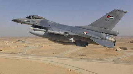 Иорданская армия опубликовала видео бомбардировок ISIS Иорданская армия опубликовала видео бомбардировок ISIS