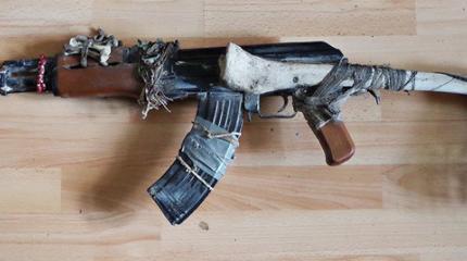 Уникальный обвес автомата Калашникова из «подручных» предметов Уникальный обвес автомата Калашникова из «подручных» предметов