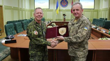 Канада готовит Украину к масштабной войне Канада готовит Украину к масштабной войне