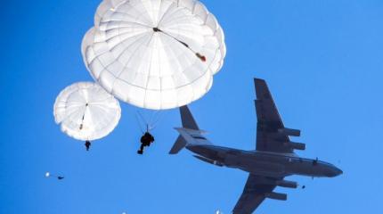 ВДВ осваивают пустыню: учения в Египте ВДВ осваивают пустыню: учения в Египте