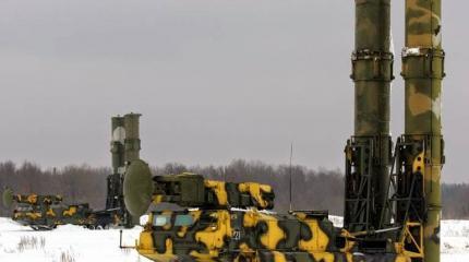 Вооруженная комплексами С-300ВМ бригада приведена в боевую готовность