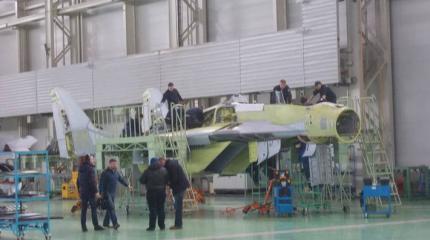 Первые два истребителя МиГ-35 на сборке на предприятии РСК МиГ в Луховицах Первые два истребителя МиГ-35 на сборке на предприятии РСК МиГ в Луховицах