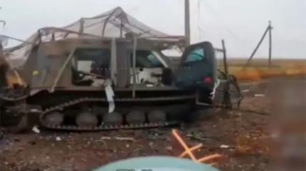 Редкий в ВСУ двухзвенный БТР BvS 10 Viking вспыхнул как костер