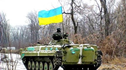Под Дебальцево идет бой Под Дебальцево идет бой