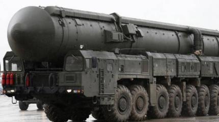 С космодрома Плесецк запущена ракета комплекса "Тополь-М" С космодрома Плесецк запущена ракета комплекса "Тополь-М"