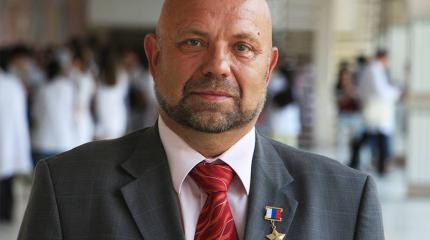 Владимир Белов: «Десантники дрались насмерть. А мы оперировали» Владимир Белов: «Десантники дрались насмерть. А мы оперировали»