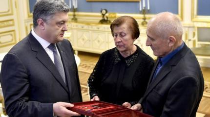 Порошенко признал, что только мёртвые правосеки делают Украину непобедимой Порошенко признал, что только мёртвые правосеки делают Украину непобедимой