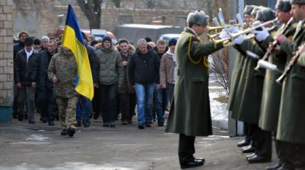 Подпиши и не читай: как срочники на Украине становятся рабами