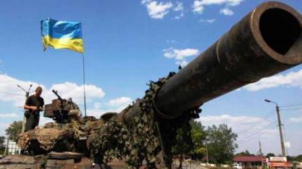 Украинские военные начали обстреливать Горловку из танков Украинские военные начали обстреливать Горловку из танков