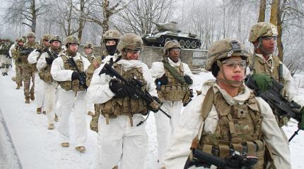 Американские солдаты вошли в эстонскую Нарву под дулом Т-34 Американские солдаты вошли в эстонскую Нарву под дулом Т-34