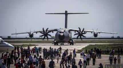 ЯК-130 и МИ-35 на КADEX-2016 в Астане ЯК-130 и МИ-35 на КADEX-2016 в Астане