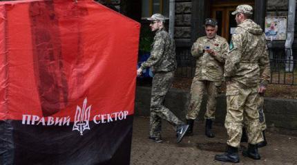 Spiegel: «Правый сектор» репетирует восстание против Киева Spiegel: «Правый сектор» репетирует восстание против Киева