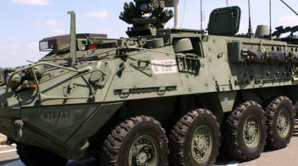 Американские БТР Stryker с минными тралами прибыли на Украину