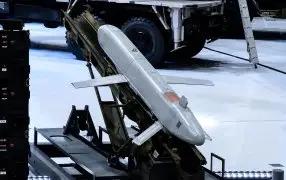 Крылатую ракету, похожую на "Бандероль", показали на наземной катапульте