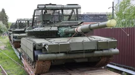 Т-80БВМ нового поколения: ВС РФ отправили бронетехнику с усиленной защитой Т-80БВМ нового поколения: ВС РФ отправили бронетехнику с усиленной защитой