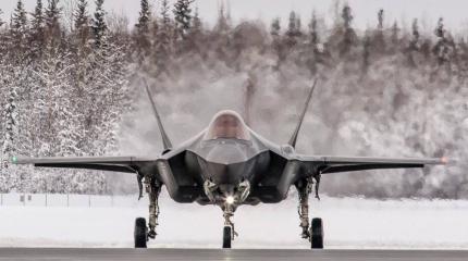 Финляндию придётся бомбить: F-35 с ядерным оружием встают у границы с РФ