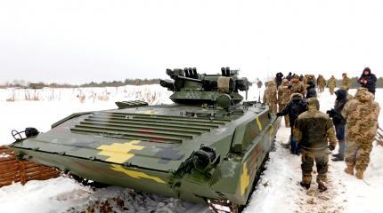 Украина показала в действии новую систему управления огнем «Мыслывець» Украина показала в действии новую систему управления огнем «Мыслывець»