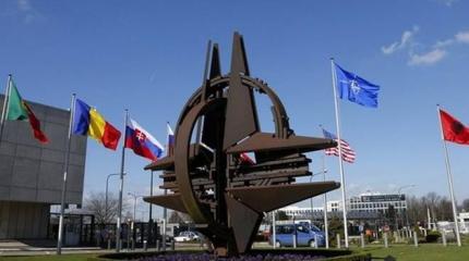 Bloomberg: Политики помешают НАТО быстро ответить на «русскую угрозу»