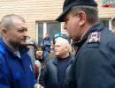 Нацгвардия Украины согласилась сдать оружие в Луганске Нацгвардия Украины согласилась сдать оружие в Луганске