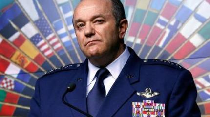 Филип Бридлав заявил о высокой боеготовности России к операции в Донбассе Филип Бридлав заявил о высокой боеготовности России к операции в Донбассе