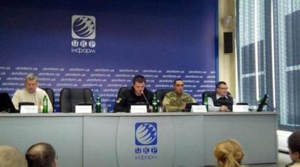 Семенченко предлагает создать Украинскую военную организацию и принять закон о гражданском оружии Семенченко предлагает создать Украинскую военную организацию и принять закон о гражданском оружии