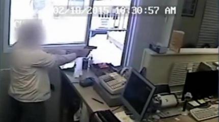 5 удивительных случаев самозащиты с оружием, которые попали на камеру 5 удивительных случаев самозащиты с оружием, которые попали на камеру