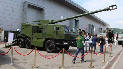 Словакия представила новую самоходную гаубицу EVA 6×6 на выставке IDET 2015 Словакия представила новую самоходную гаубицу EVA 6×6 на выставке IDET 2015