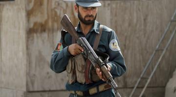 Полицейский застрелил 10 своих сослуживцев на КПП в Афгане