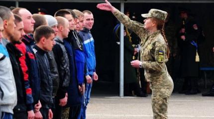 На Донбассе рассказали о причинах снижения призывного возраста на Украине