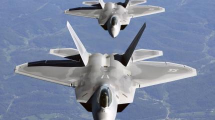 США тайно перебросили в Японию 12 истребителей F-22 Raptor США тайно перебросили в Японию 12 истребителей F-22 Raptor