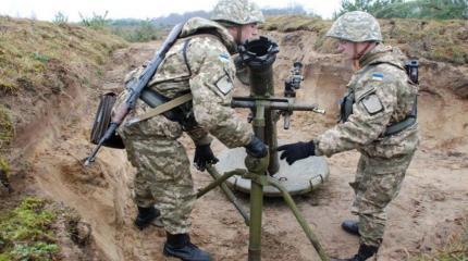 Группа солдат ВСУ накрыла территорию ЛНР плотным обстрелом из гранатометов Группа солдат ВСУ накрыла территорию ЛНР плотным обстрелом из гранатометов