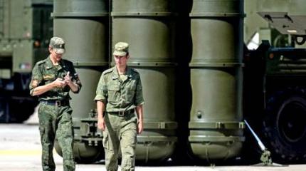 Комплексы С-400 будут охранять границу с НАТО Комплексы С-400 будут охранять границу с НАТО