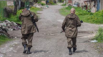 Ополченцы взяли Марьинку, флаг ДНР развевается над городом